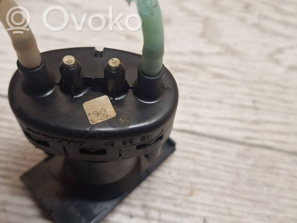 Light switch   454419,453081,00339519