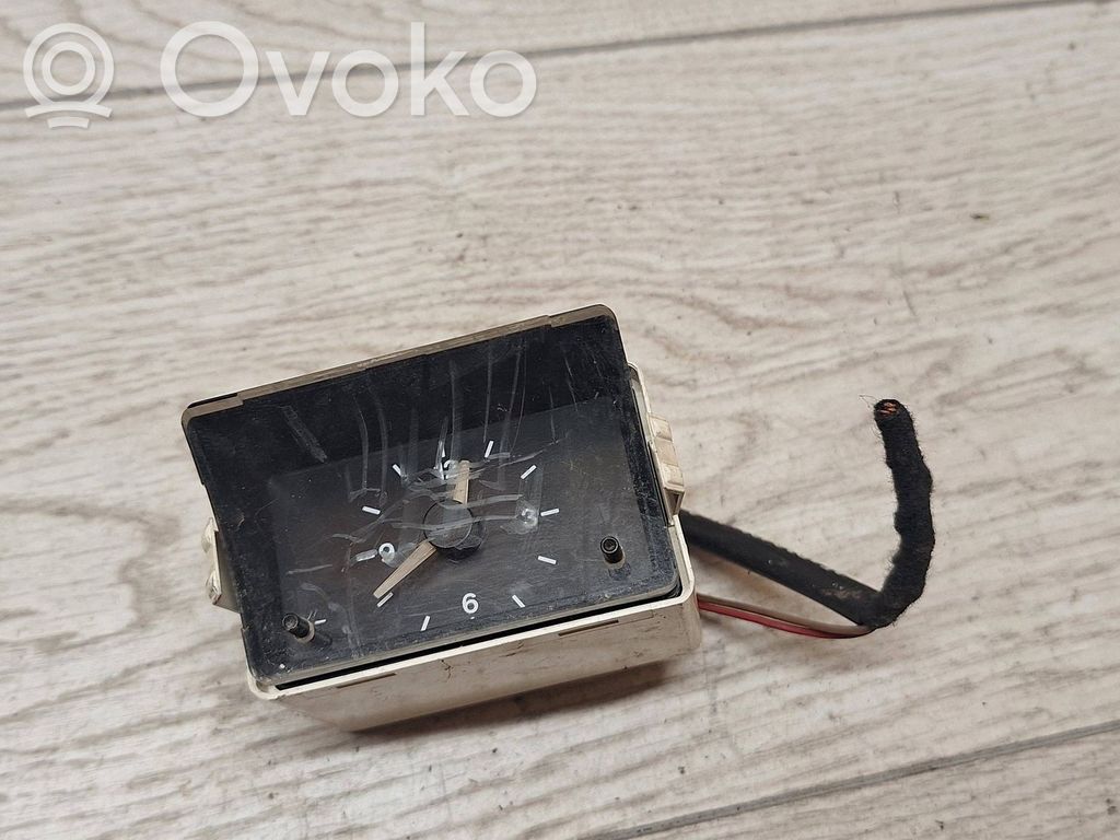 Volvo 440 Clock 