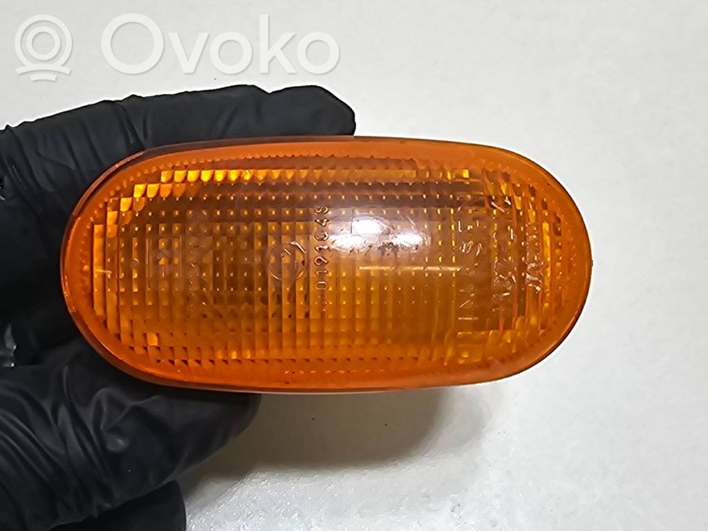 Mitsubishi Colt Front fender indicator light 