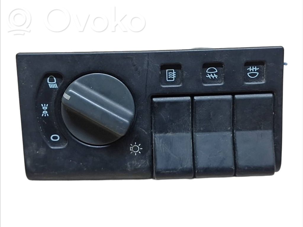 Light switch   447853