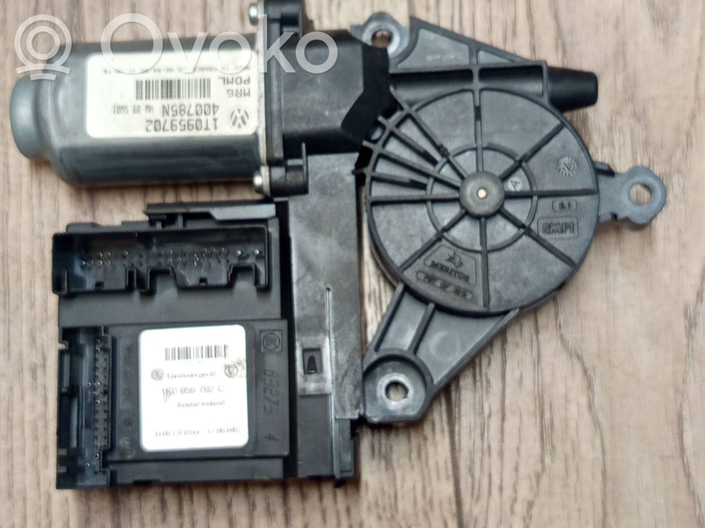 Volkswagen PASSAT B6 Motor macara geam ușă față 