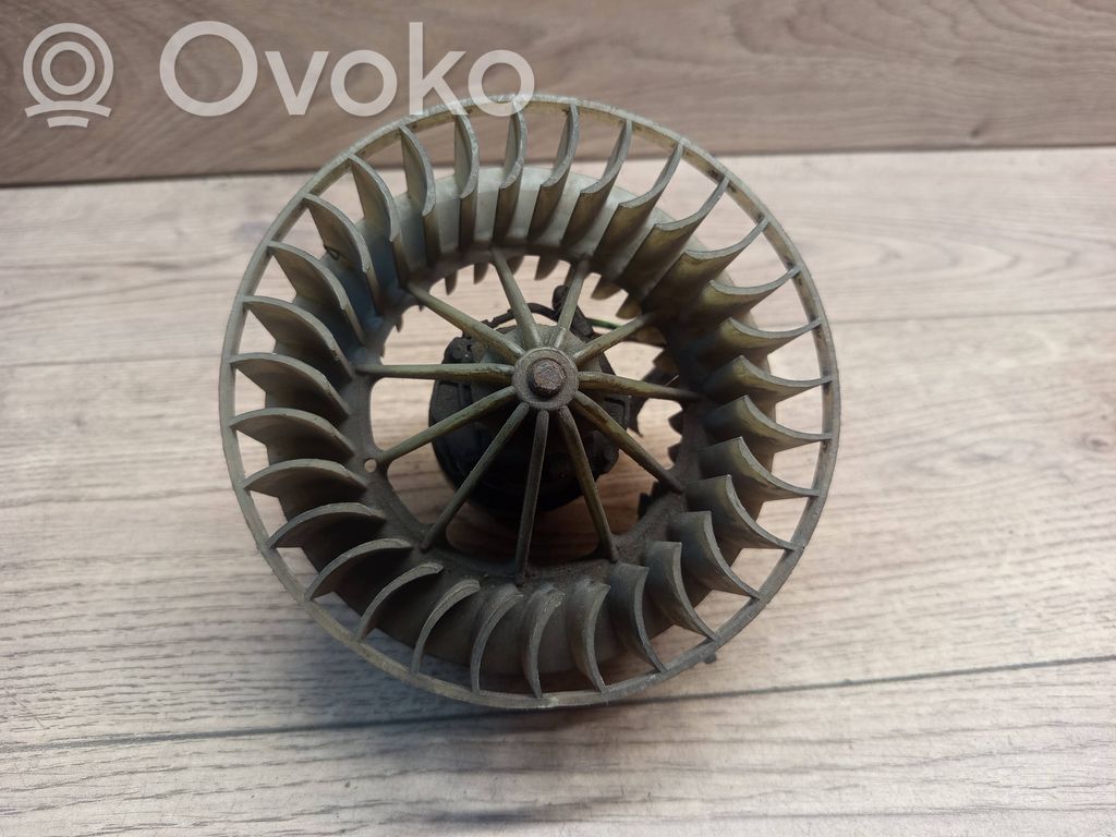 BMW 5 E39 Pečiuko ventiliatorius/ putikas 