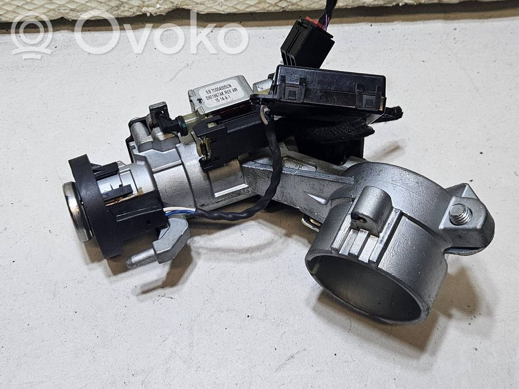 Stacyjka   22831564,F00HJ00493,5901867AK,20939745,42130421010,42160810160