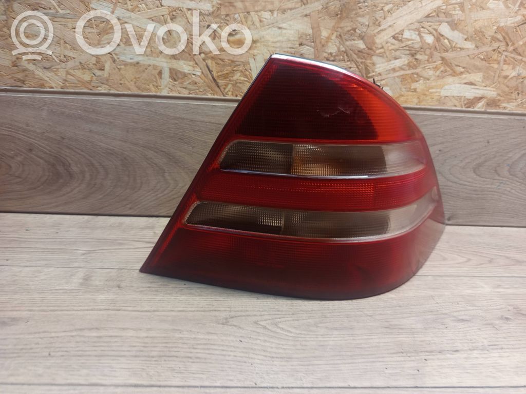 Lampa tylna   A2208200264,255002,K33169