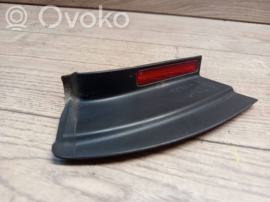 Volkswagen PASSAT B6 Odblask lampy tylnej 