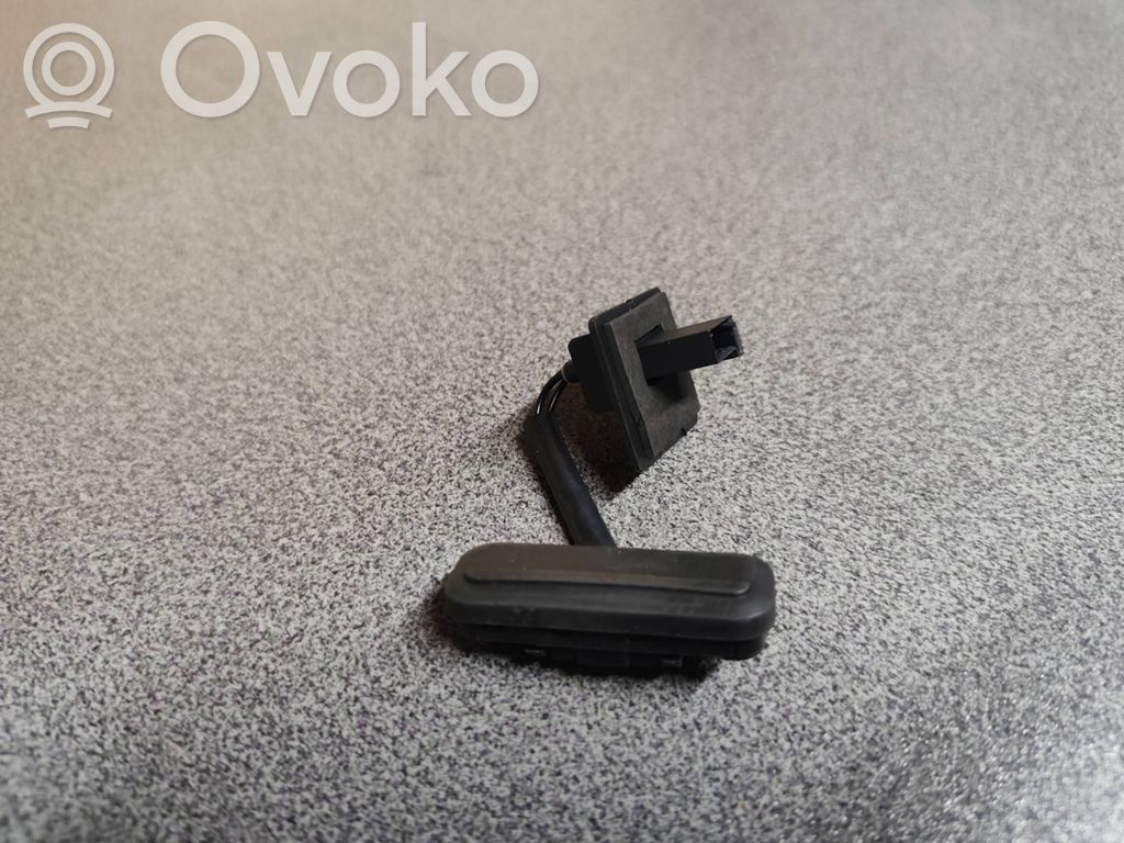 Opel Insignia A Fuel tank opening switch 