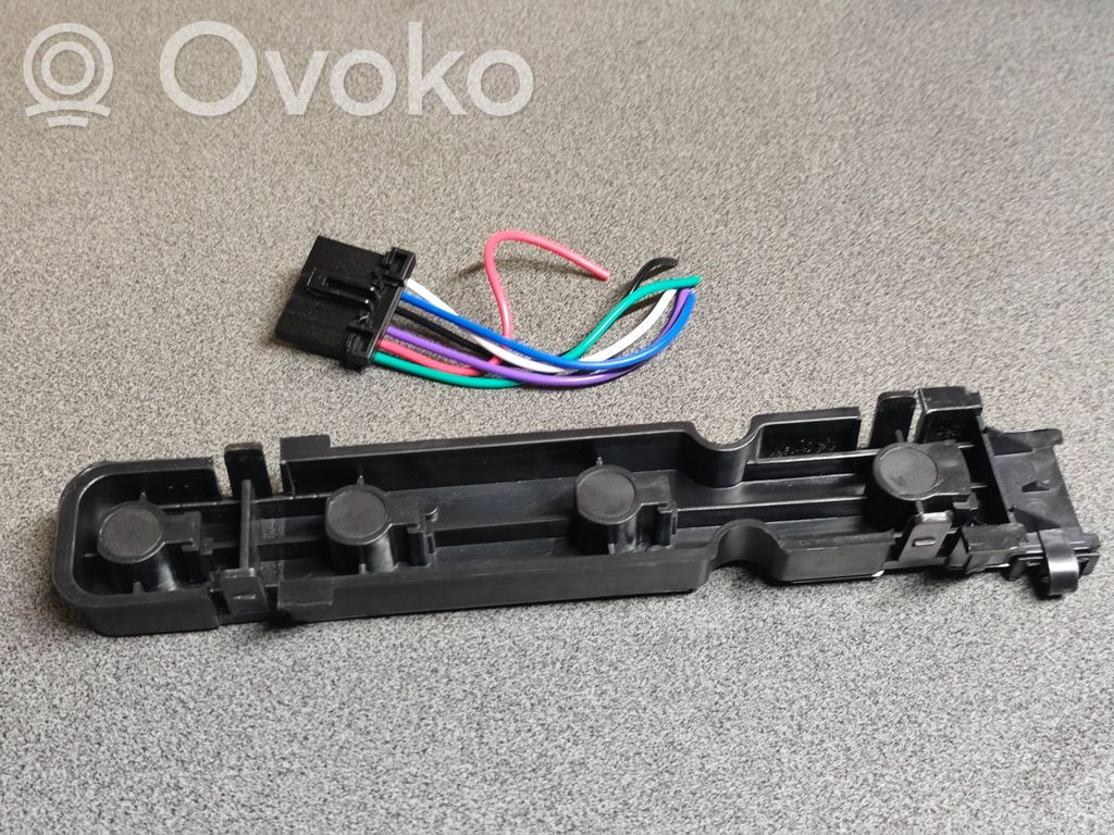 Ford Transit Aizmugures spuldzes vāka turētājs 