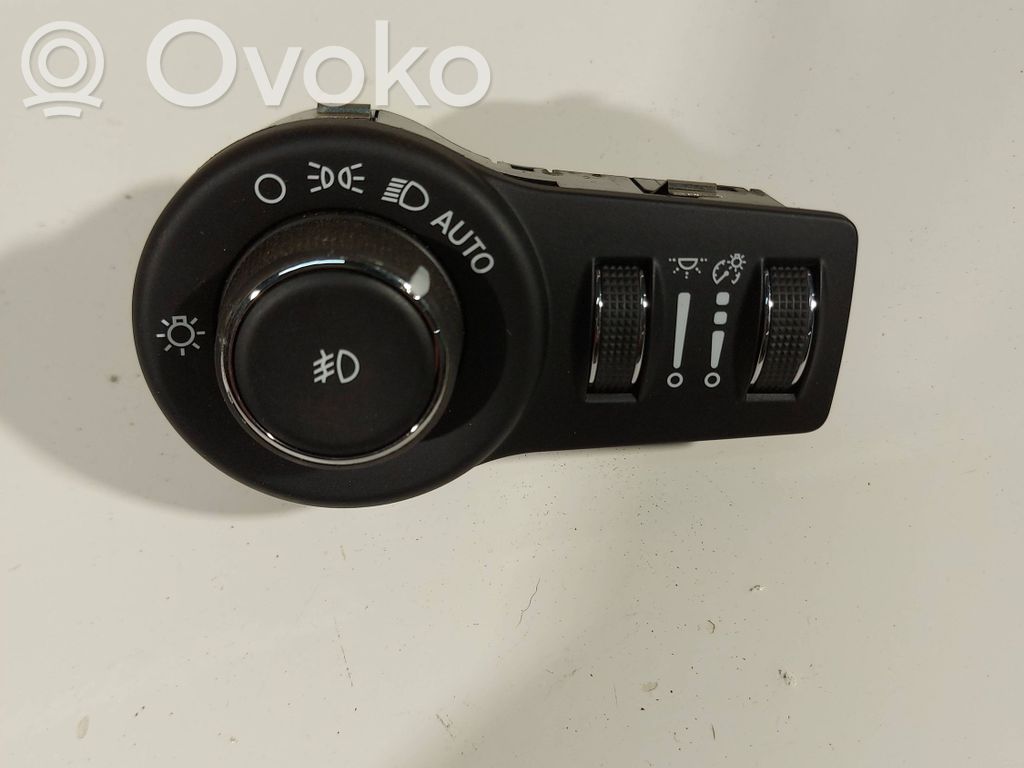 Light switch   120031225