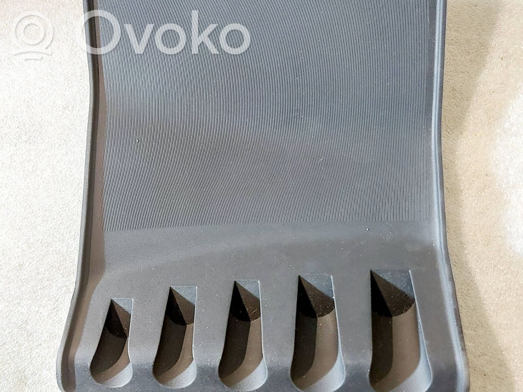 Dzinēja apakšas aizsargs   1111352,5091166,67868