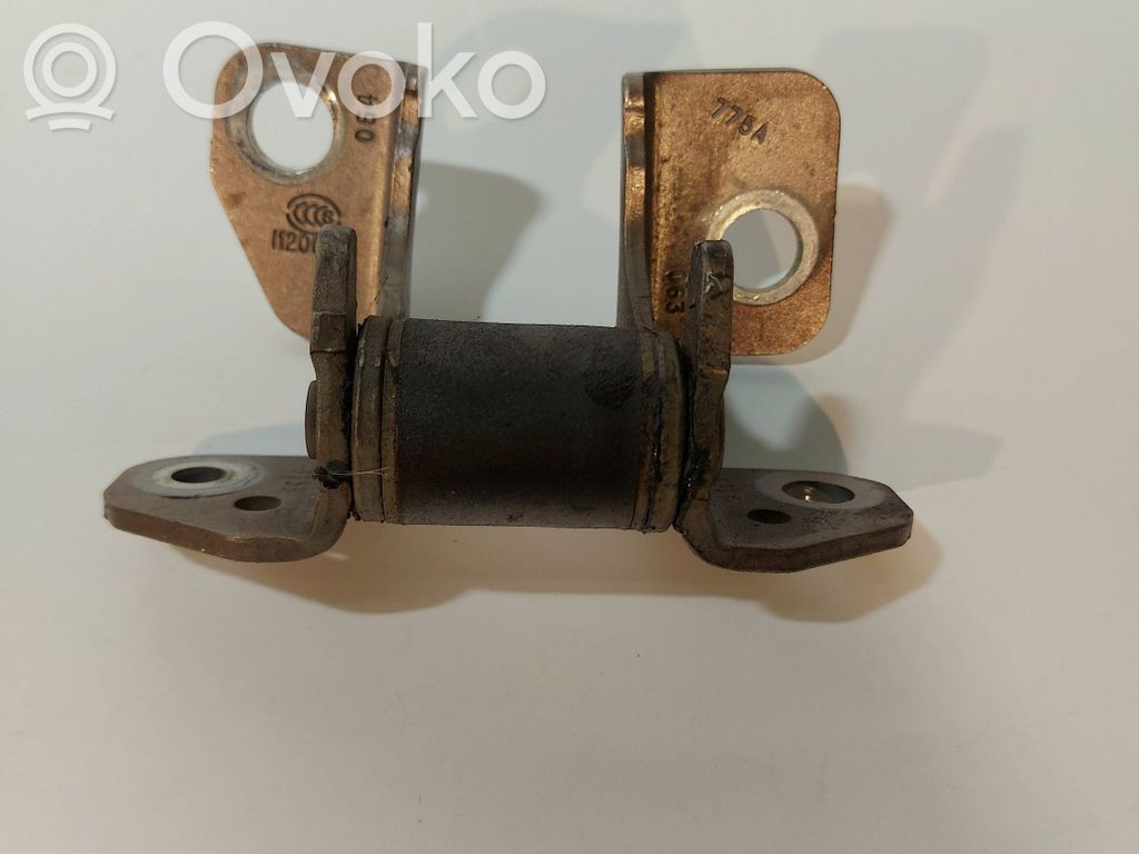Front door upper hinge   85574E