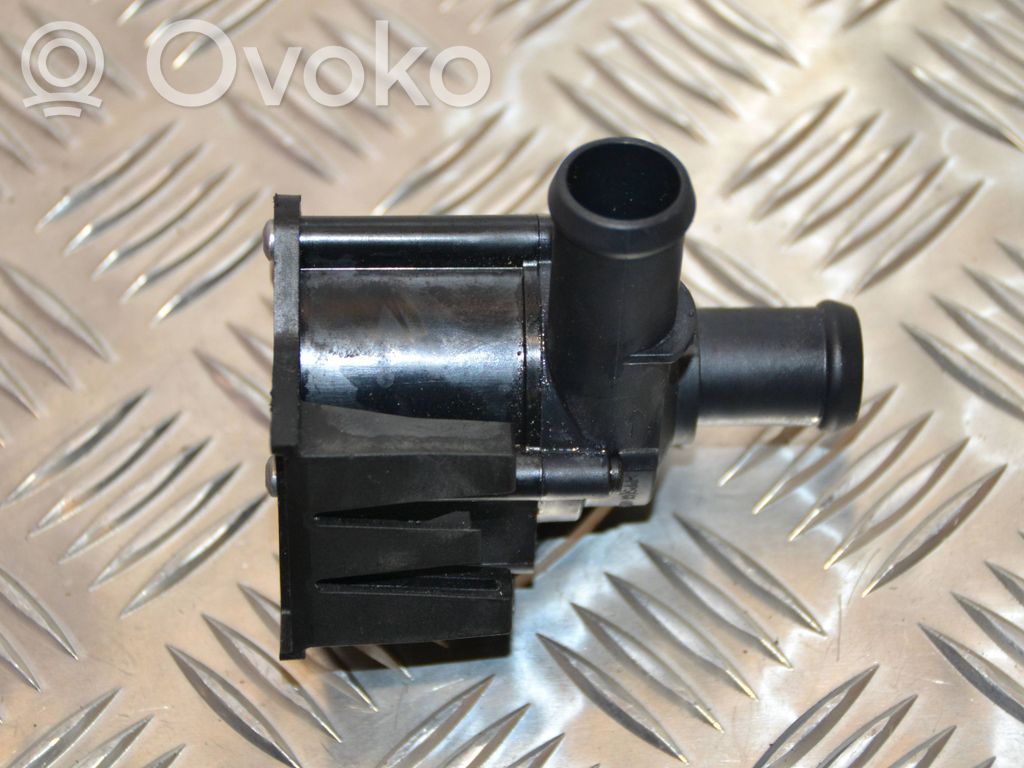 Audi A4 S4 B8 8K Pompa cyrkulacji / obiegu wody 