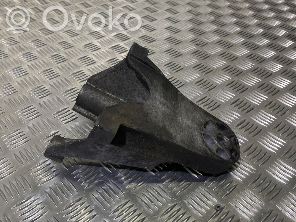 Ford Transit Engine mounting bracket 