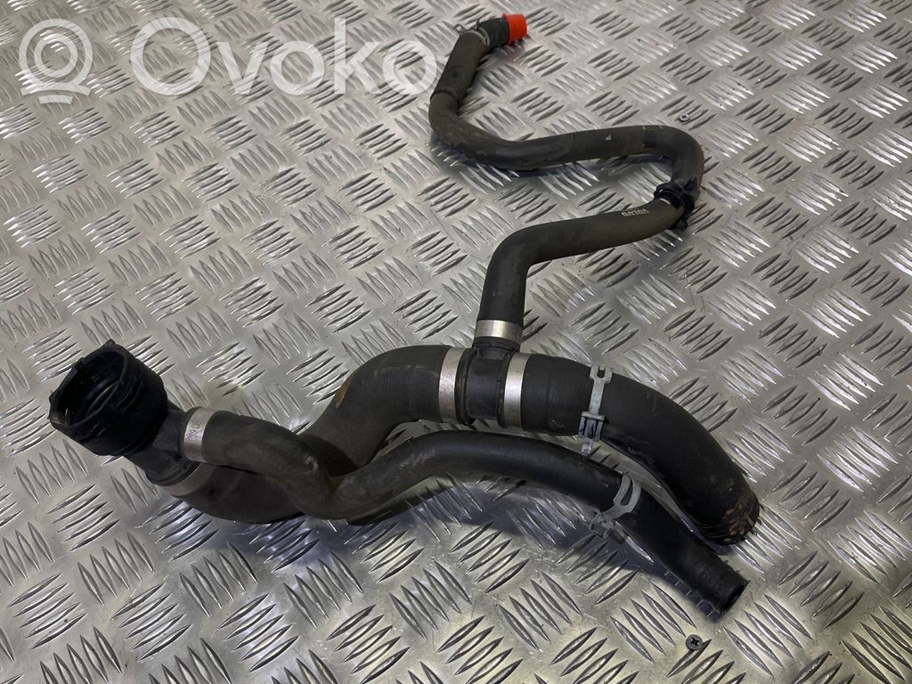 Volvo V60 Engine coolant pipe/hose 