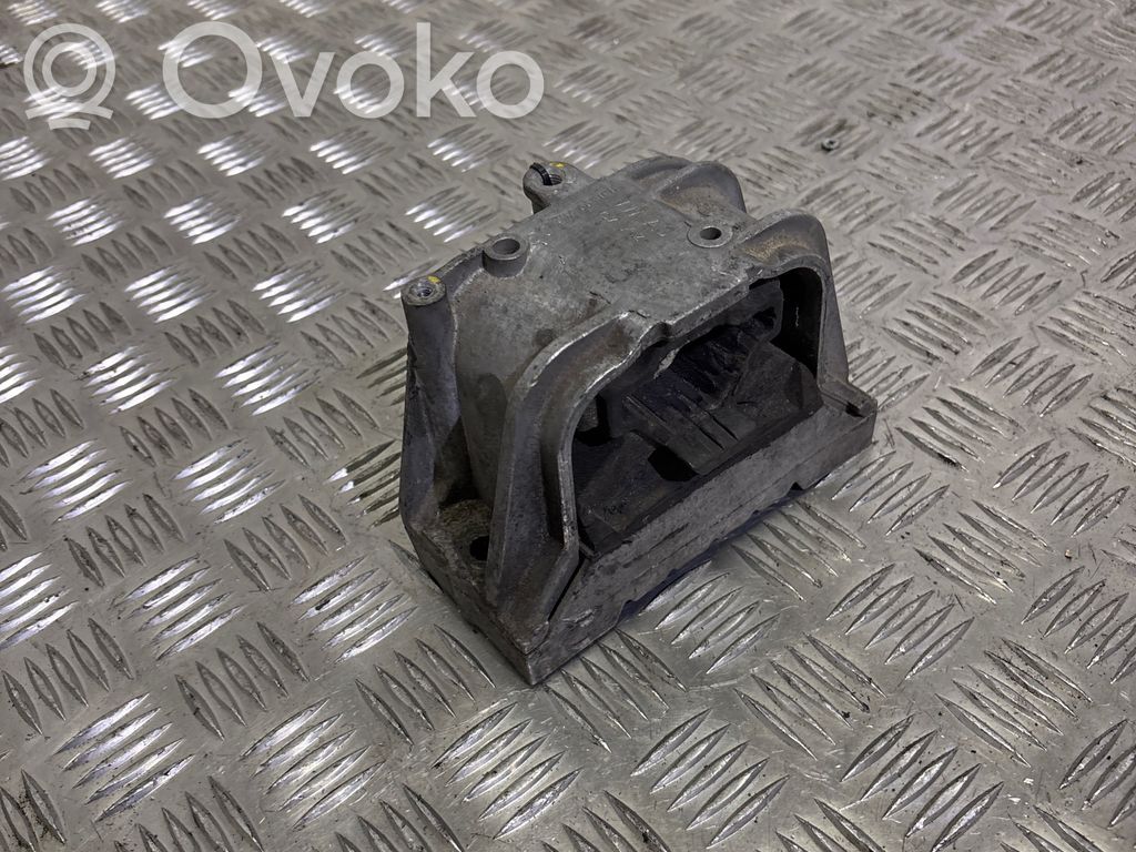 Audi A5 Sportback 8TA Engine mount bracket 