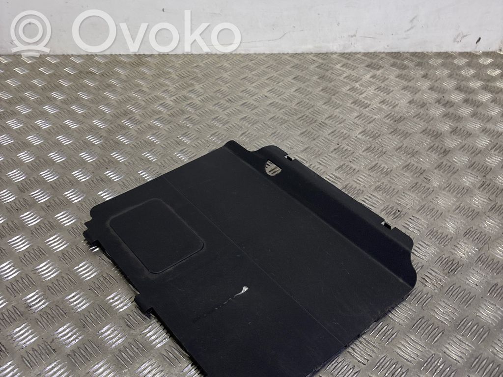 Audi A4 S4 B6 8E 8H Moldura de la rueda de repuesto 