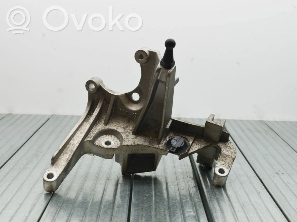 Ford Kuga II Engine mounting bracket 