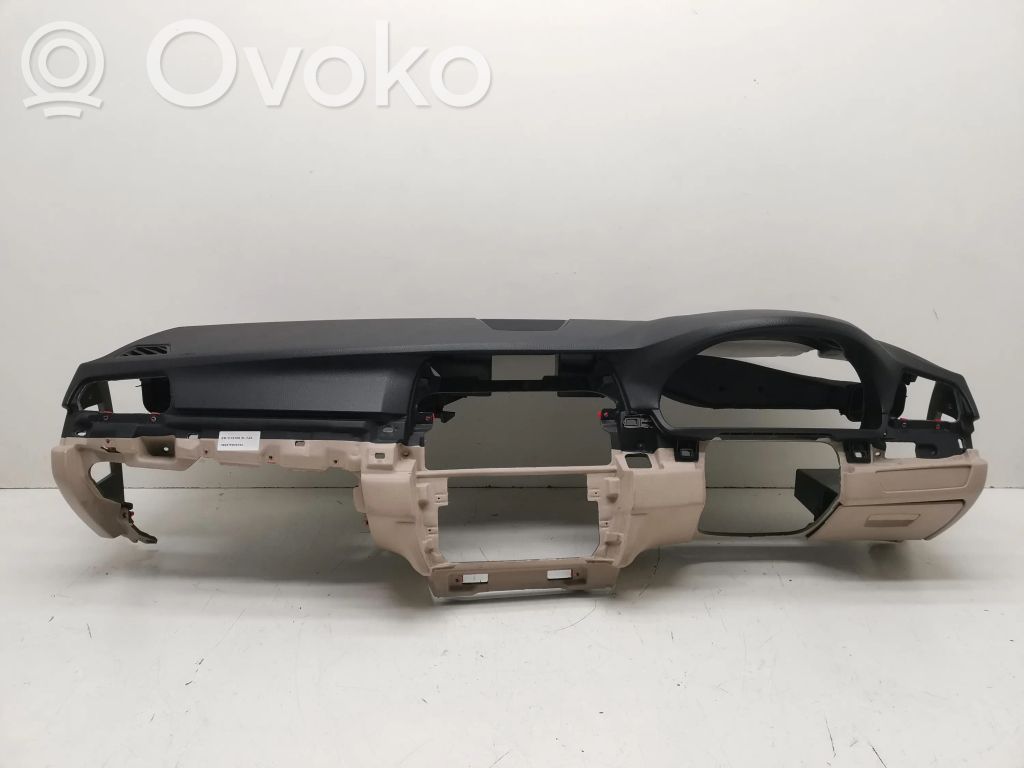 BMW 5 F10 F11 Deska rozdzielcza 