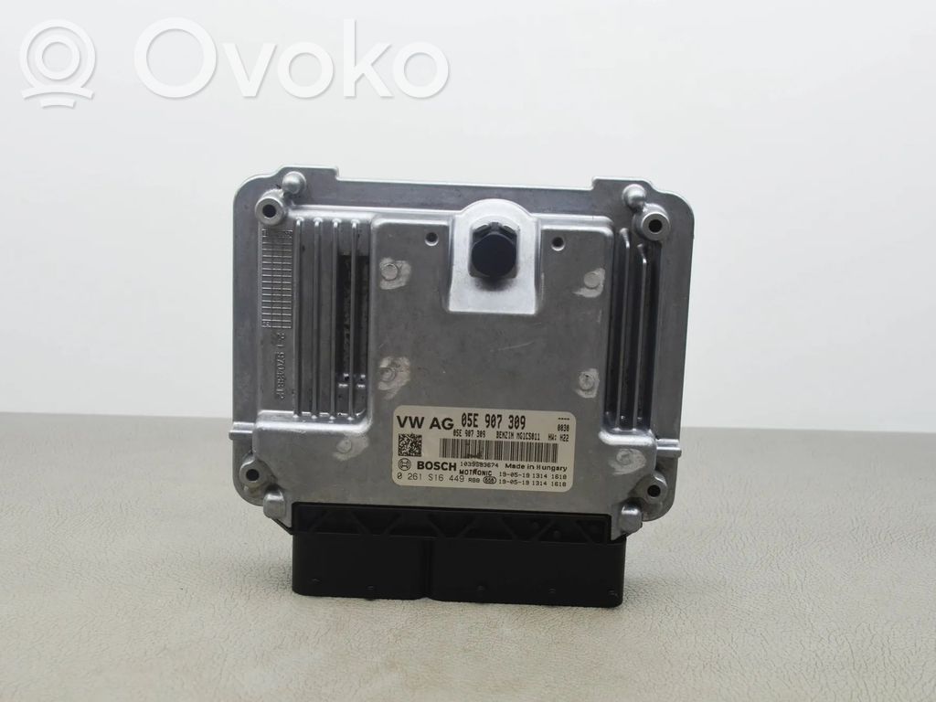 Skoda Karoq Engine control unit/module 
