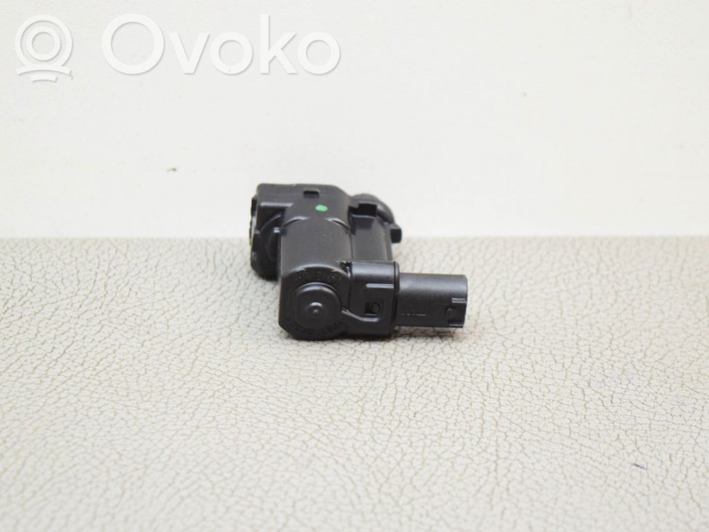 BMW 1 F40 Serratura del tappo del serbatoio del carburante 