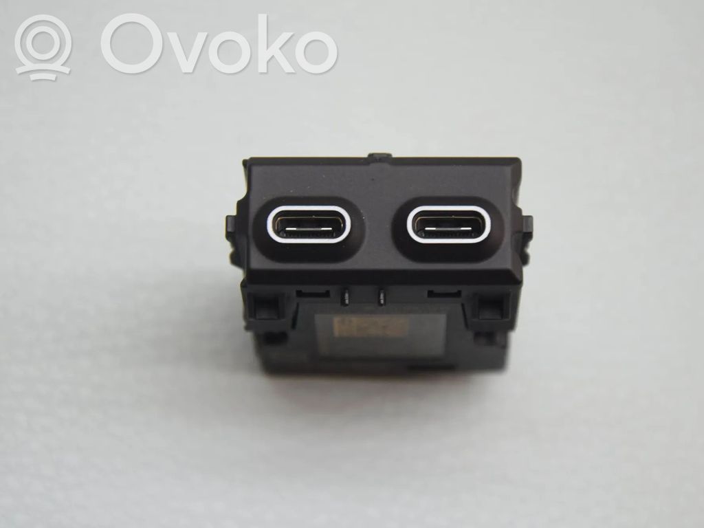 BMW 5 G60 G61 USB jungtis 