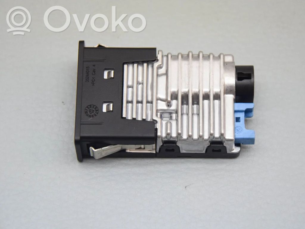 BMW X1 U11 Enchufe conector USB 