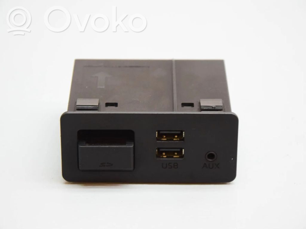 Mazda CX-5 AUX in-socket connector 
