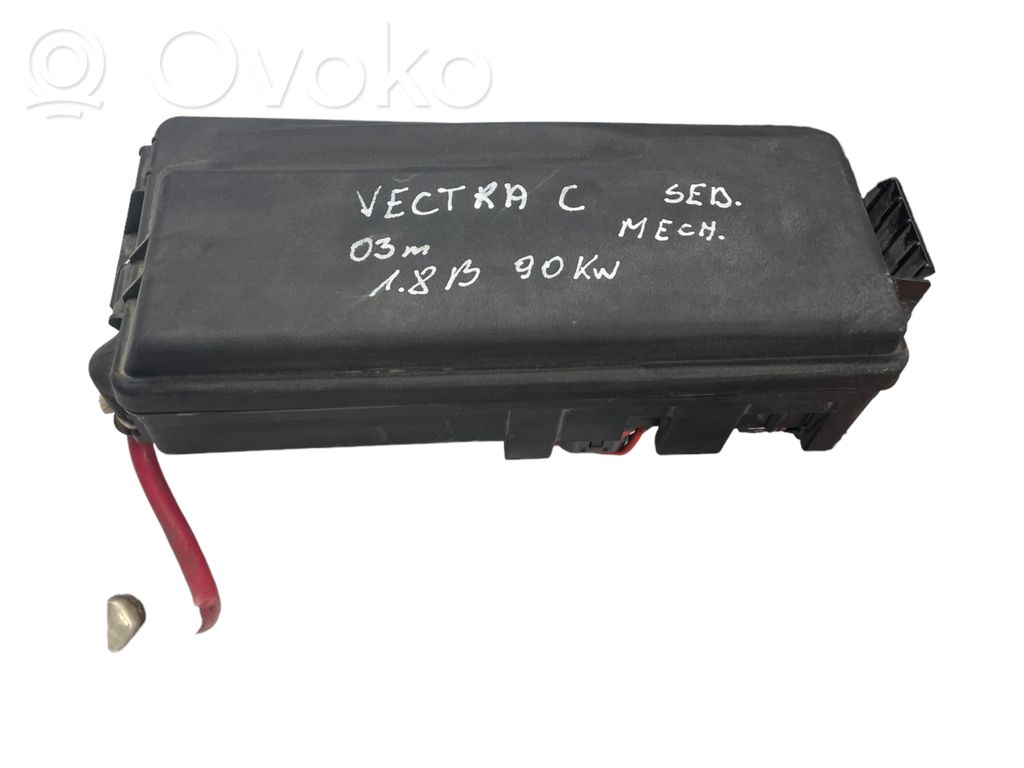 Opel Vectra C Skrzynka bezpieczników / Komplet 