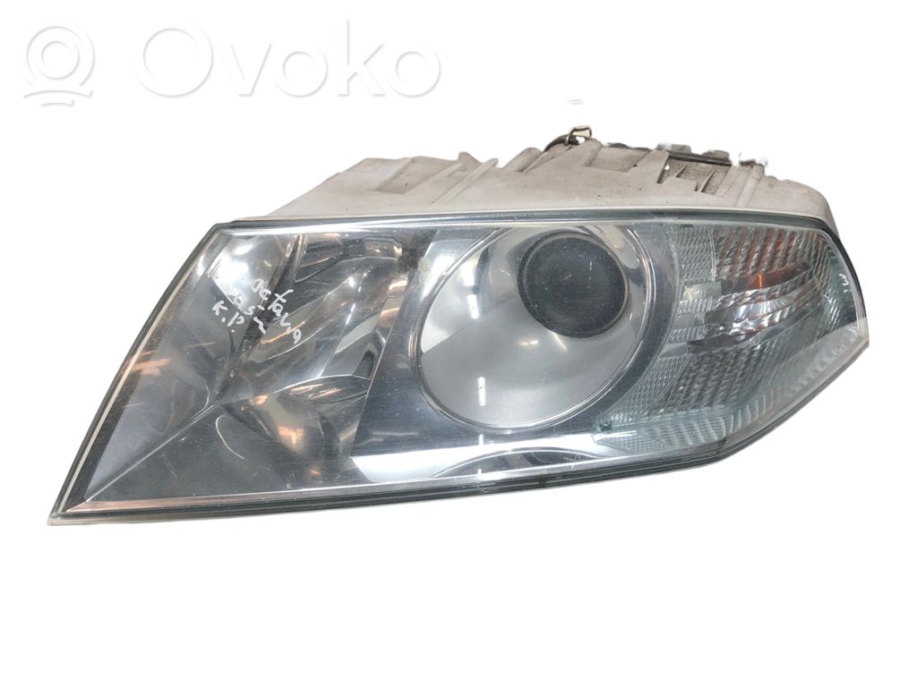 Skoda Octavia Mk2 (1Z) Lampa przednia 