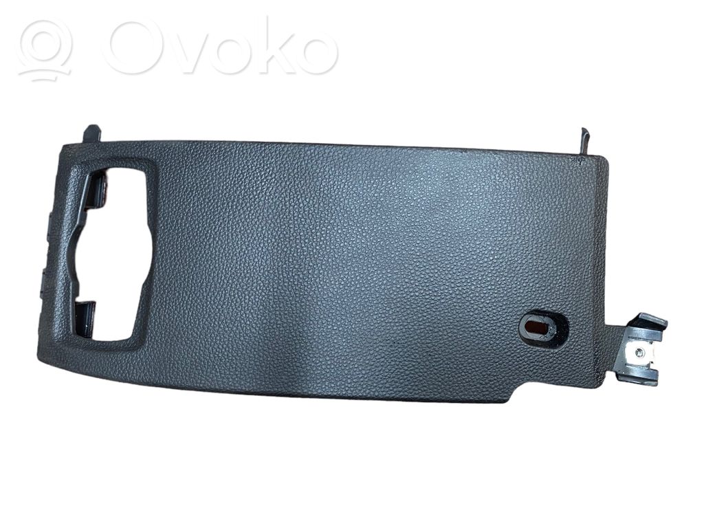 BMW 1 E81 E87 Panelės apdailos skydas (apatinis) 