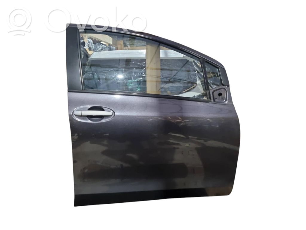 Toyota Yaris Дверь 