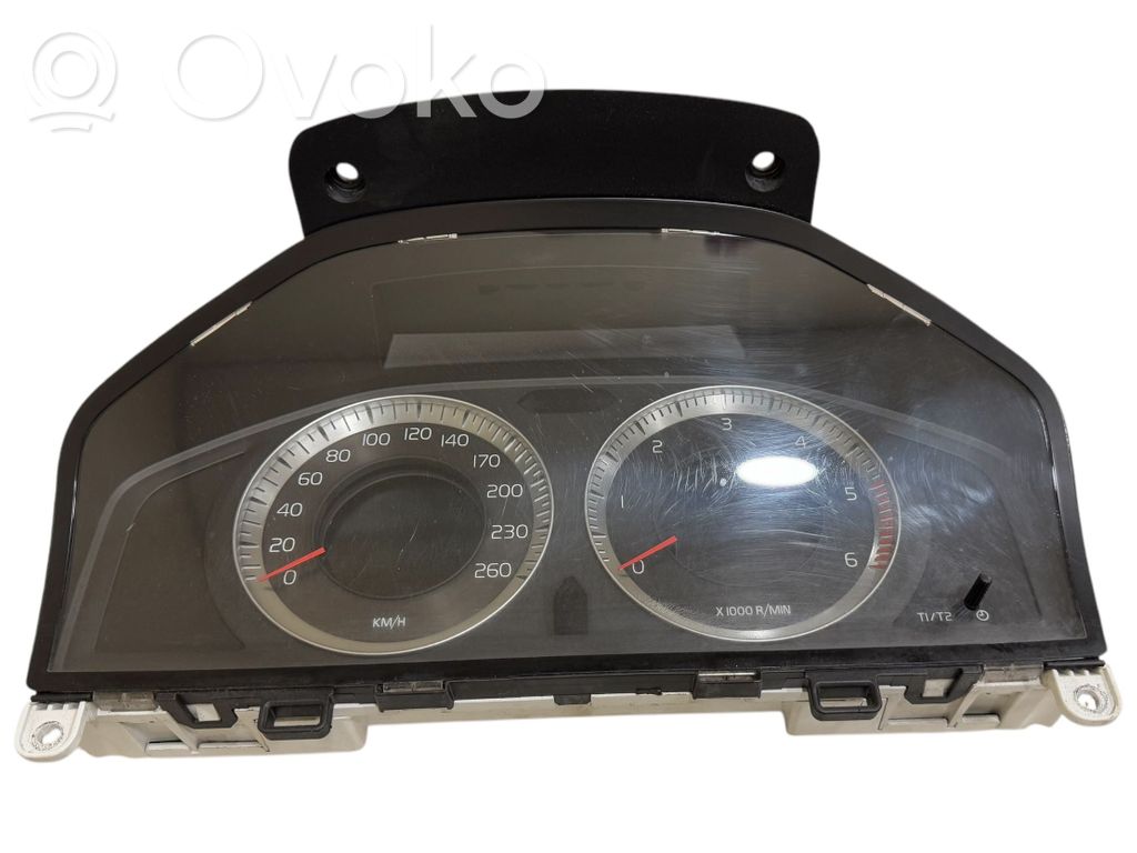 Volvo V70 Speedometer (instrument cluster) 