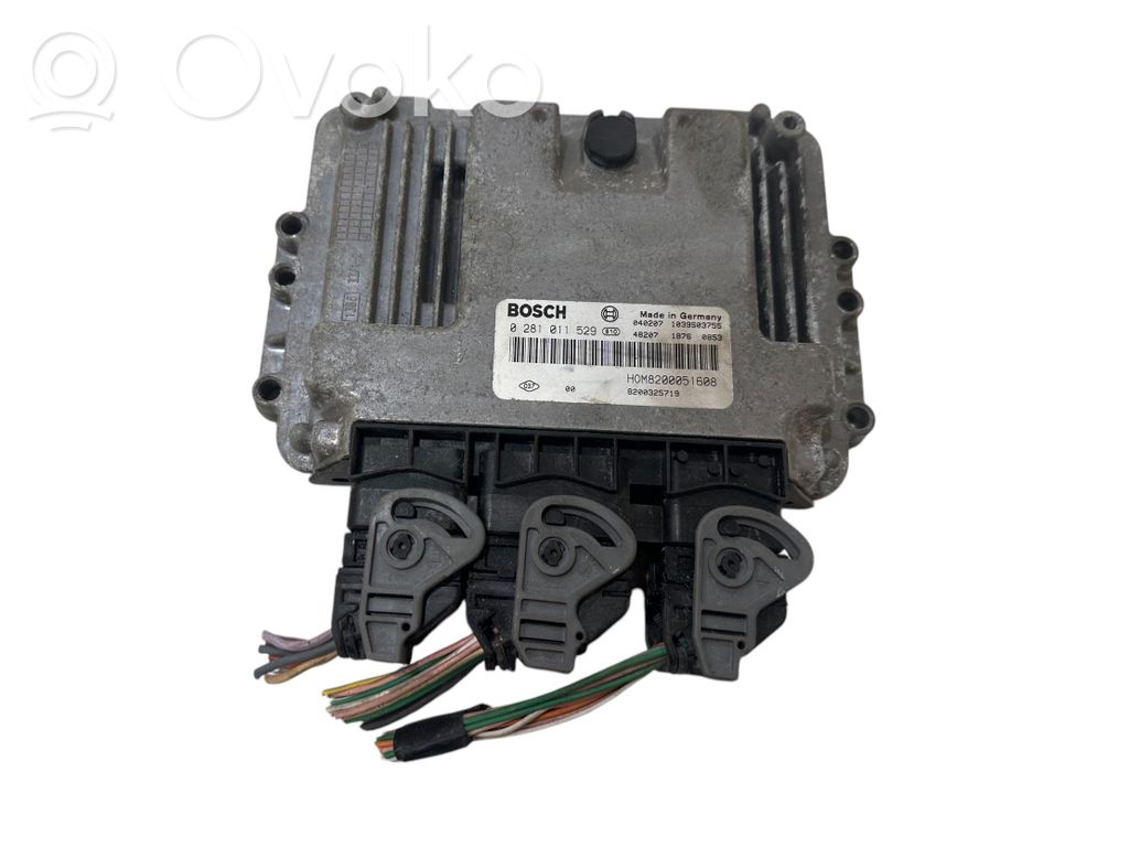 Opel Vivaro Engine control unit/module 