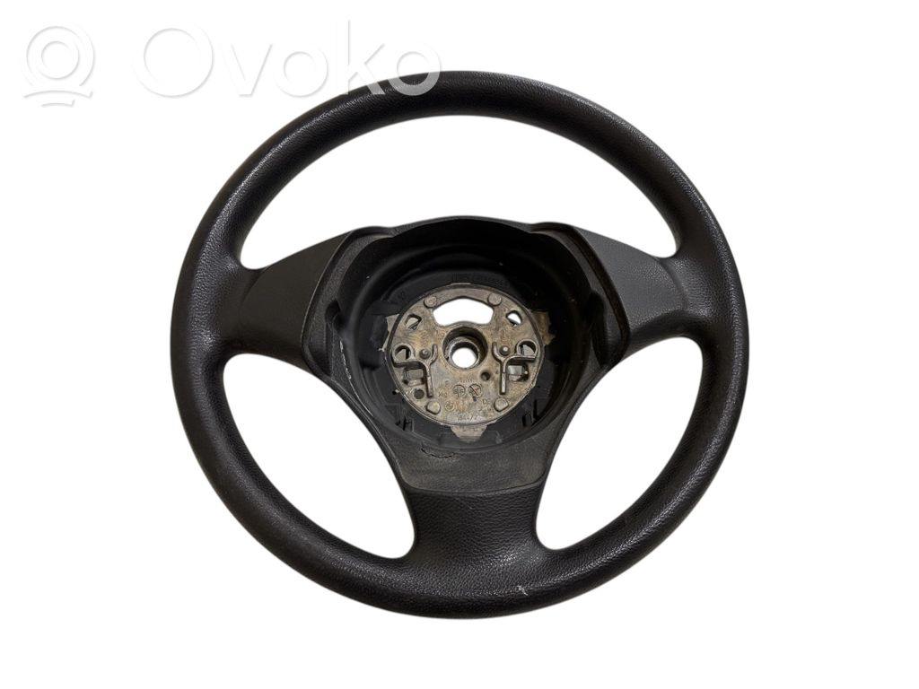 Steering wheel   677141101
