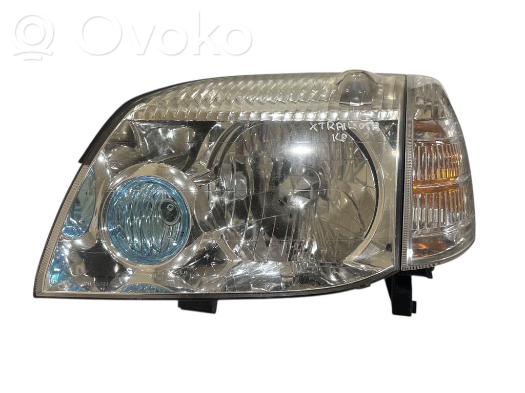 Nissan X-Trail T30 Headlight/headlamp 