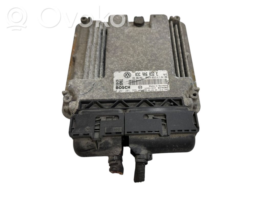 Volkswagen Golf V Engine control unit/module 