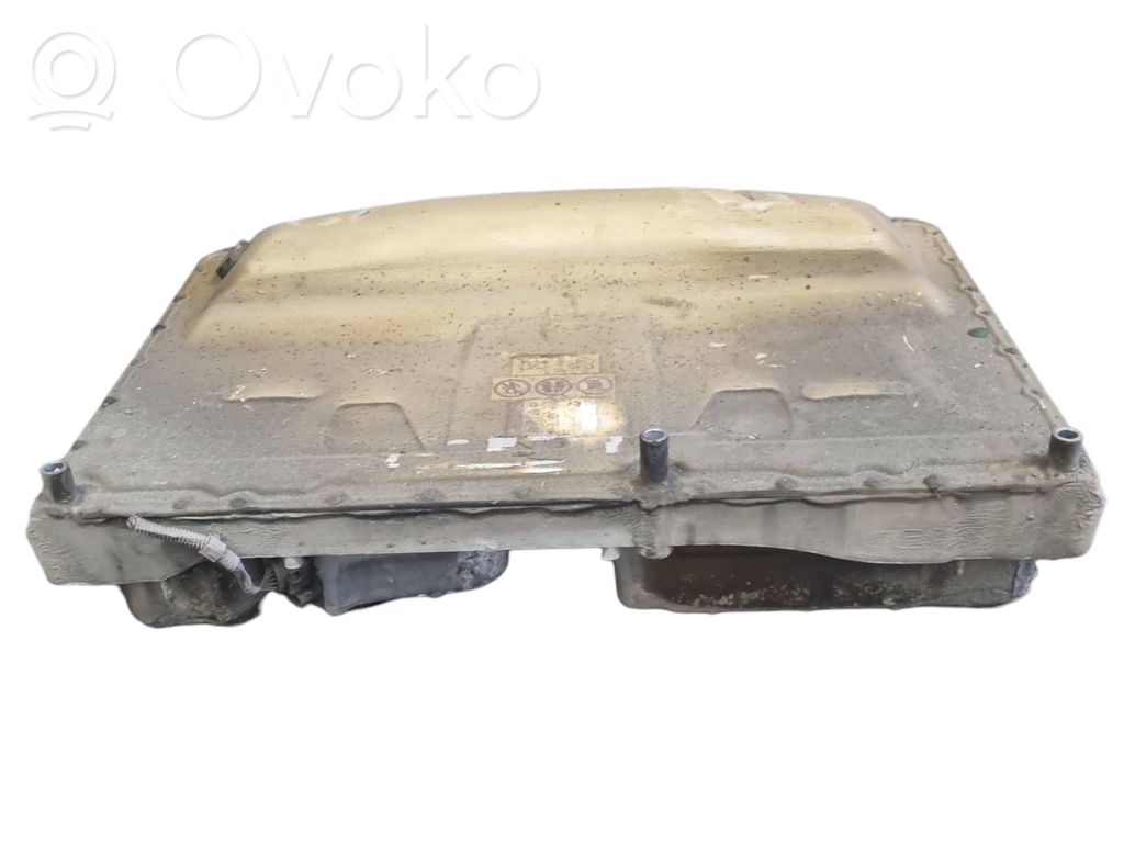 Volkswagen PASSAT B8 Jännitteenmuunnin/vaihtosuuntaaja 