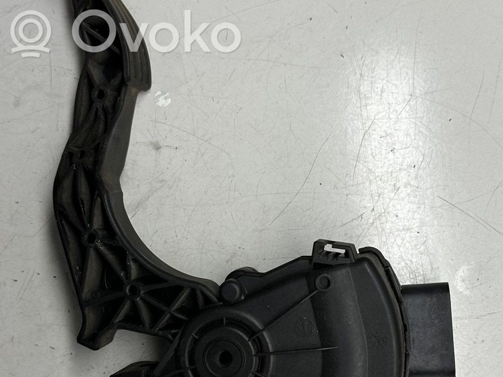 Akceleratoriaus pedalas   2S619F836AA
