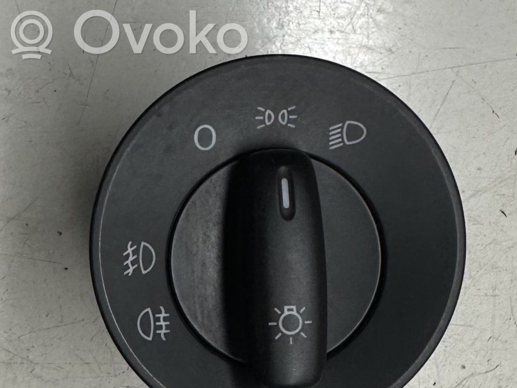 Skoda Octavia Mk2 (1Z) Interruptor de luz 