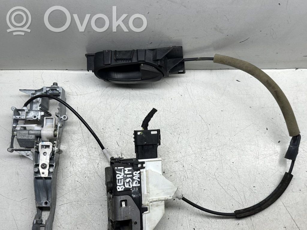 Citroen Berlingo Front door lock 
