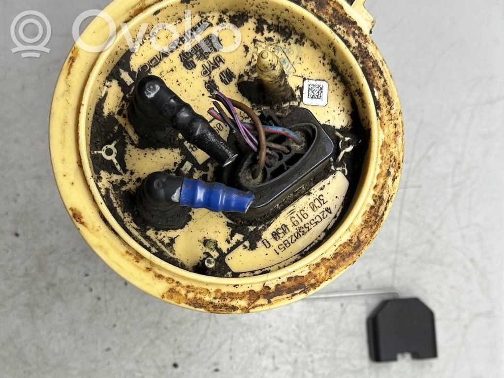 Volkswagen PASSAT B6 Bomba interna de combustible 