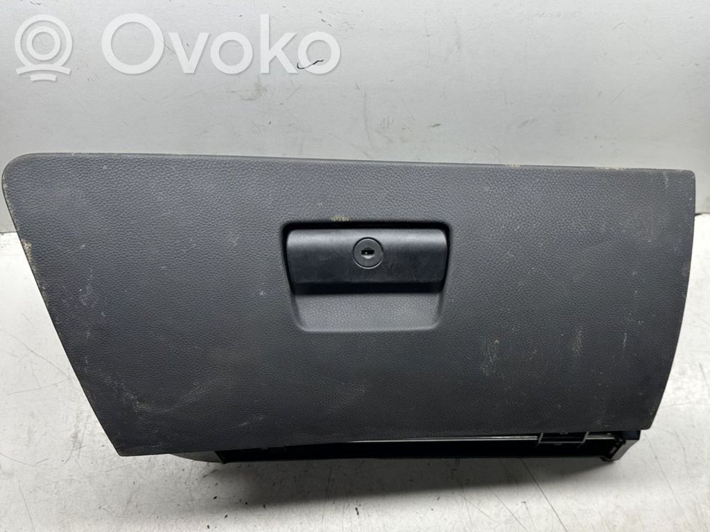 BMW 3 E90 E91 Daiktadėžės (bordačioko) komplektas 