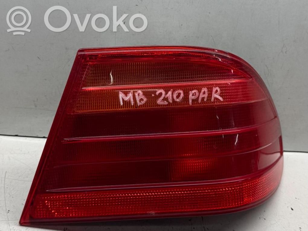 Lampa tylna   A2108200264,197002K5,197028R,197042R
