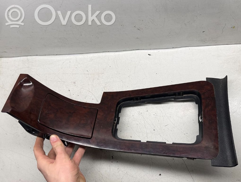Peugeot 407 Vaihteenvalitsimen kehys verhoilu muovia 