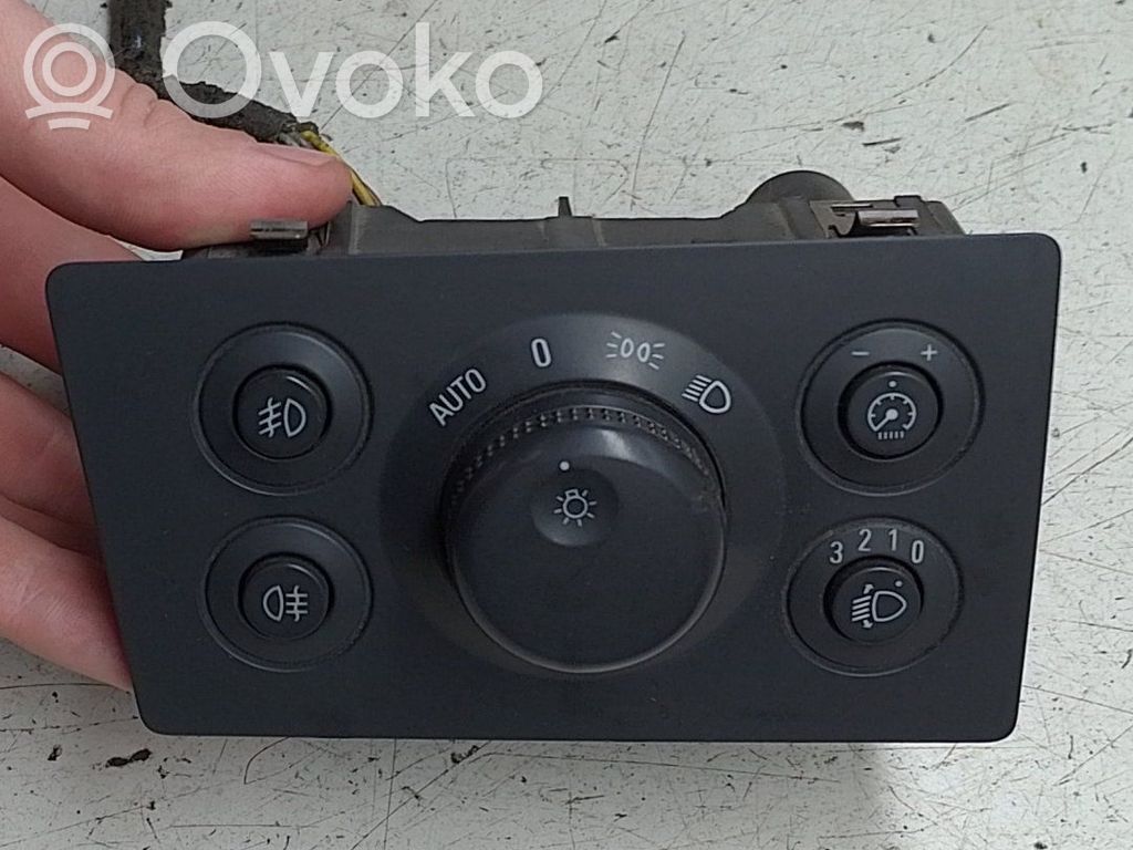 Opel Zafira B Interruptor de luz 