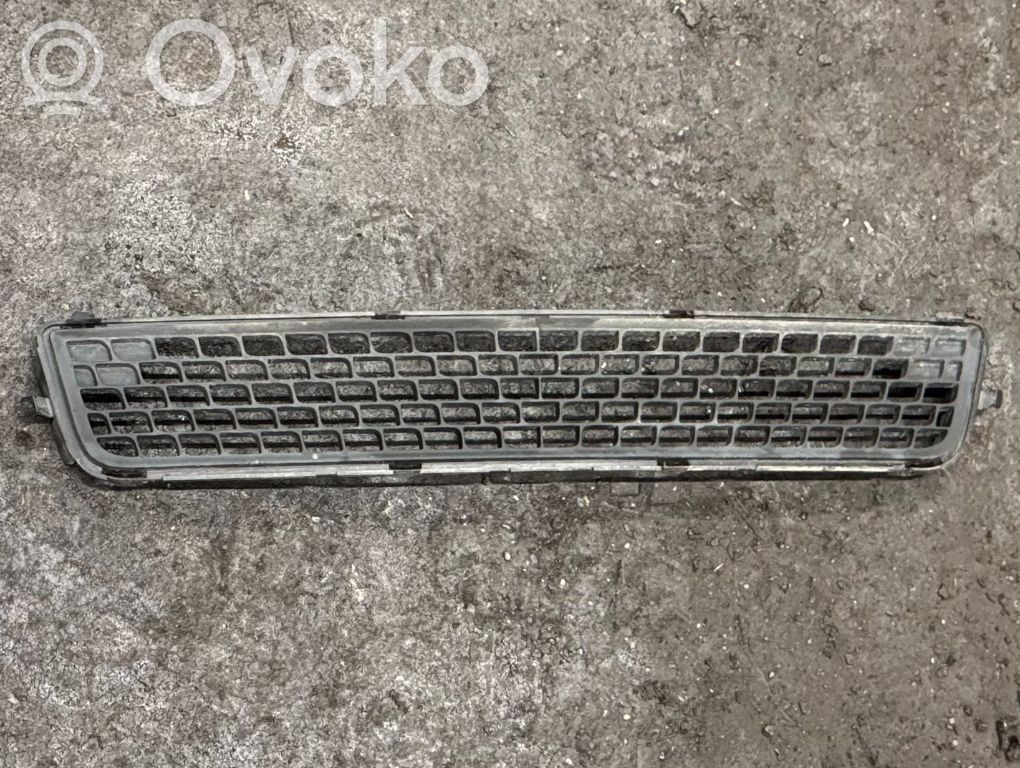 Volvo XC70 Front bumper lower grill 