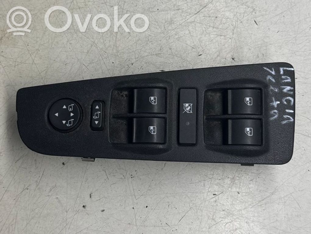 Lancia Delta Electric window control switch 