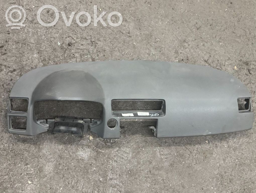 Volvo S40 Panelė 