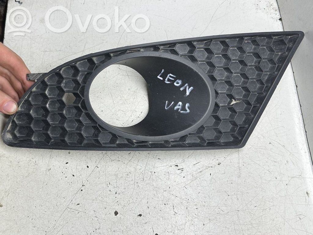 Seat Leon (1P) Grille inférieure de pare-chocs avant 