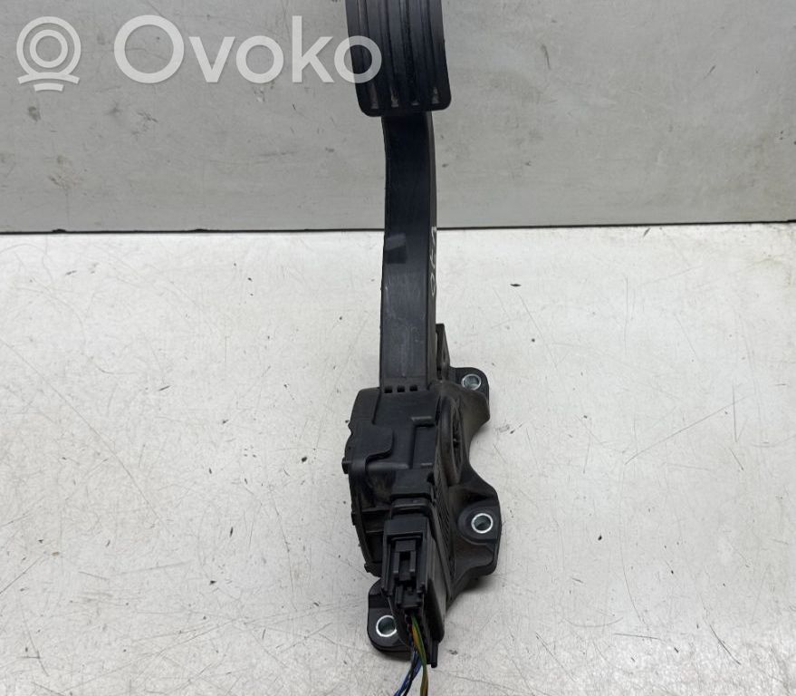 Volvo V70 Accelerator throttle pedal 