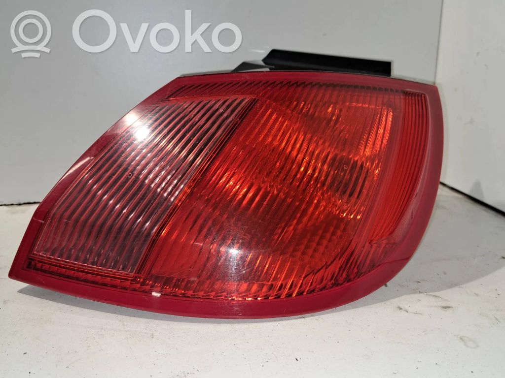 Lampa tylna   MR957366,27850202